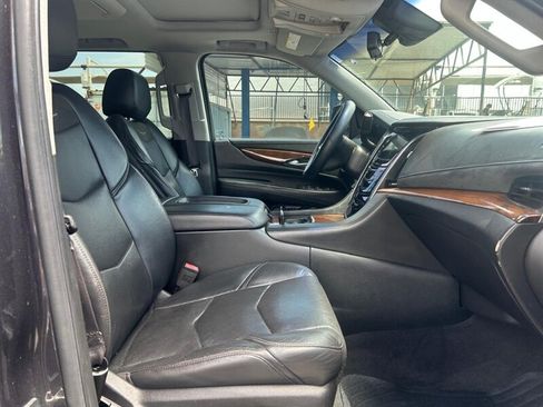 Used 2017 Cadillac Escalade ESV Premium Luxury AWD/4WD image 37