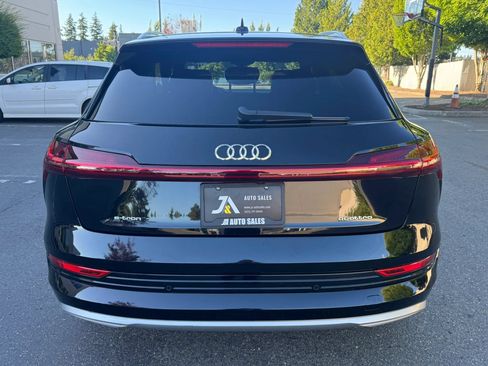 Used 2022 Audi e-tron Premium AWD/4WD image 9
