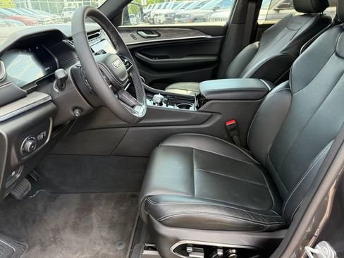 New 2025 Jeep Grand Cherokee Overland w/ Luxury Tech Group IV image 25