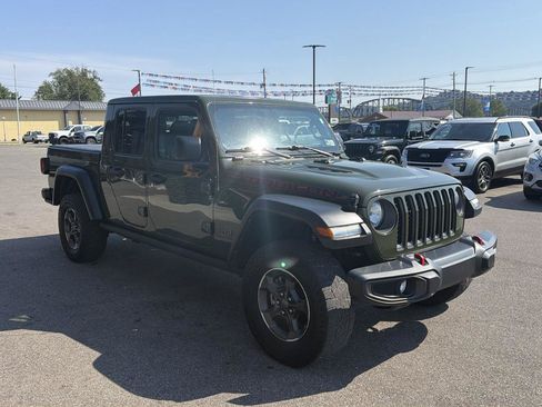 Used 2022 Jeep Gladiator Rubicon w/ Trailer Tow Package AWD/4WD image 3