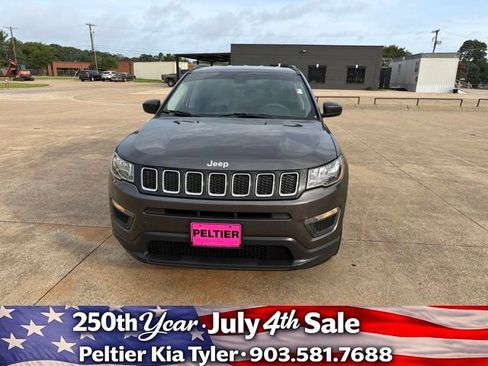 Used 2018 Jeep Compass Sport w/ Tech Group FWD image 2