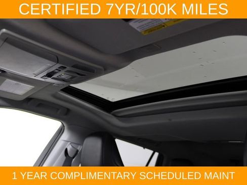 Used 2023 Toyota Highlander XLE AWD/4WD image 27