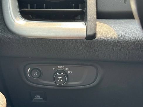 Used 2020 GMC Terrain SLE w/ Driver Convenience Package FWD image 21