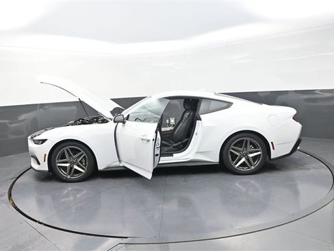 Used 2024 Ford Mustang Coupe image 34