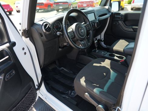 Used 2016 Jeep Wrangler Unlimited Sport w/ Quick Order Package 24S AWD/4WD image 12