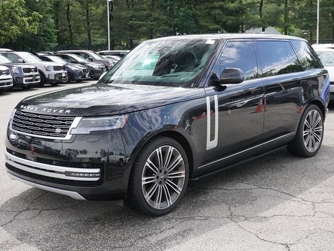 Used 2024 Land Rover Range Rover Long Wheelbase Autobiography image 12