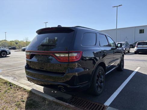 Used 2023 Dodge Durango R/T w/ Hemi Orange Plus Package image 6