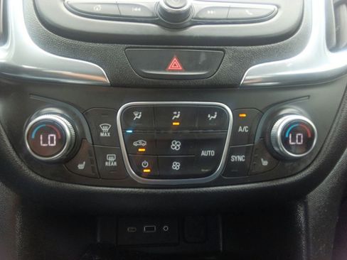 Used 2019 Chevrolet Equinox LT AWD/4WD image 26