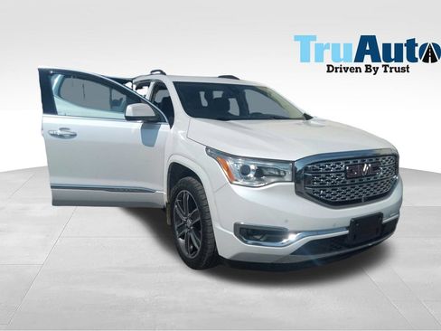 Used 2019 GMC Acadia Denali w/ Technology Package AWD/4WD image 8