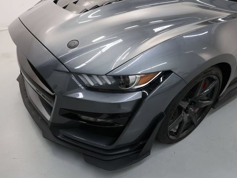 Used 2022 Ford Mustang Shelby GT500 w/ Carbon Fiber Track Pack RWD image 56
