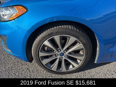 Used 2019 Ford Fusion SE image 9