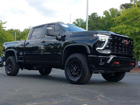 Used 2026 Chevrolet Silverado 2500 ZR2 w/ LPO, Dark Essentials Package AWD/4WD image 9