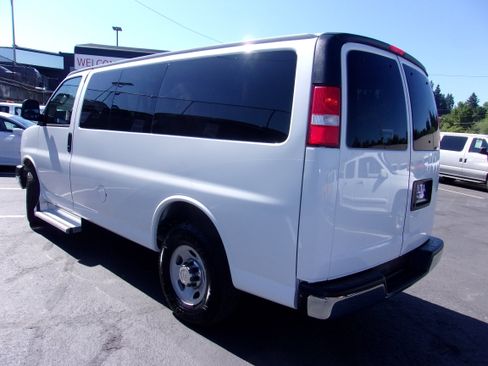 Used 2016 Chevrolet Express 3500 LT w/ LT Preferred Equipment Group image 5