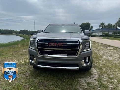 Certified 2022 GMC Yukon XL SLT w/ SLT Luxury Package AWD/4WD image 2