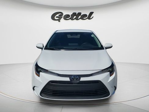 Used 2026 Toyota Corolla LE FWD image 2