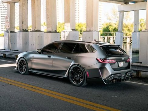 Used 2026 BMW M5 Touring w/ M Driver's Package image 3