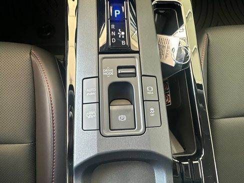 New 2026 Toyota Prius Plug-In Hybrid FWD image 33