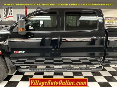 Used 2019 Chevrolet Silverado 2500 LT w/ Midnight Edition image 8