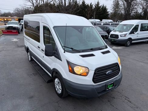 Used 2018 Ford Transit 150 XL image 6