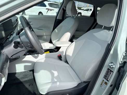 Used 2025 Hyundai Kona SEL FWD image 13