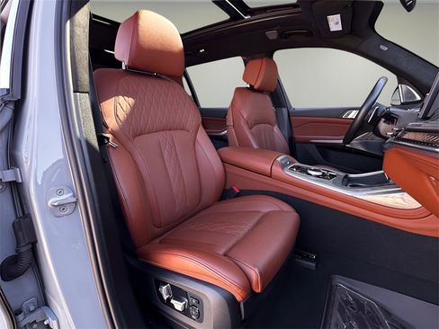 Used 2023 BMW X7 M60i w/ Executive Package image 29