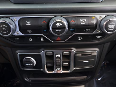 Used 2020 Jeep Wrangler Unlimited Sport S AWD/4WD image 24
