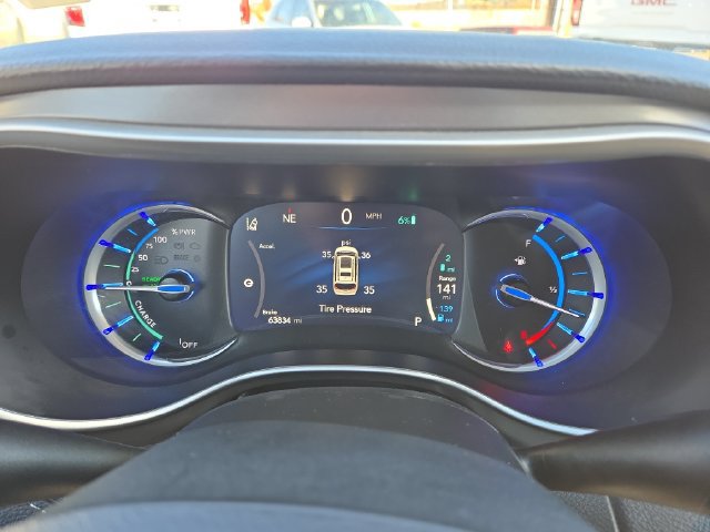 Used 2024 Chrysler Pacifica Limited FWD image 19