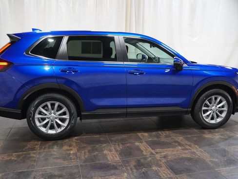 Used 2023 Honda CR-V EX image 3