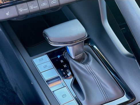 New 2025 Hyundai Elantra SEL image 13