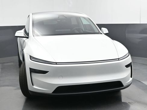 Used 2026 Tesla Model Y 2WD image 38