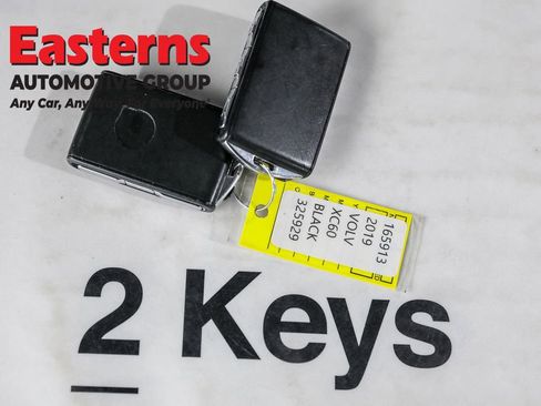 Used 2019 Volvo XC60 T5 Momentum w/ Multimedia Package image 36