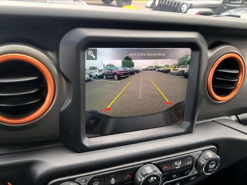 Used 2021 Jeep Gladiator Sport AWD/4WD image 25