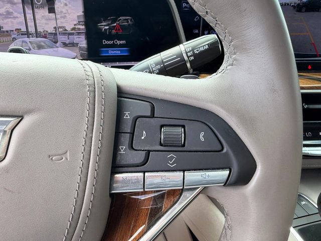 Used 2023 Cadillac Escalade Premium Luxury Platinum AWD/4WD image 17