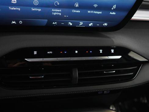 Used 2026 Buick Enclave Sport Touring w/ Power Package AWD/4WD image 26