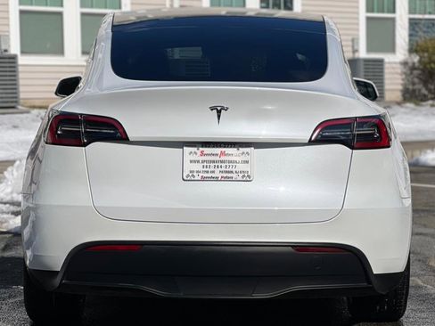Used 2023 Tesla Model Y 2WD image 7