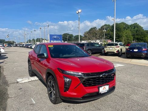 Used 2026 Chevrolet Trax RS w/ Driver Confidence Package FWD image 2
