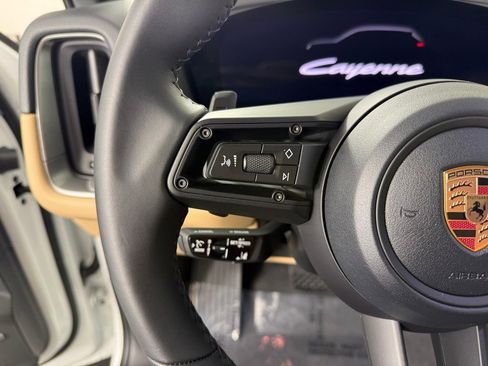 Certified 2026 Porsche Cayenne AWD/4WD image 25