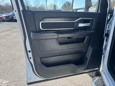 Used 2024 RAM 2500 Big Horn image 24