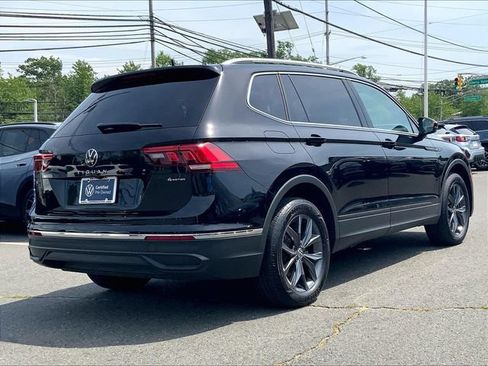 Certified 2023 Volkswagen Tiguan SE w/ Panoramic Sunroof Package AWD/4WD image 7