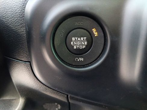 Used 2020 Jeep Wrangler Unlimited Sahara w/ Safety Group AWD/4WD image 21