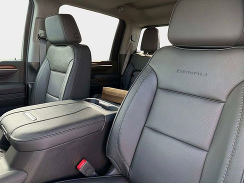 New 2026 GMC Sierra 2500 Denali w/ Denali Reserve Package image 19