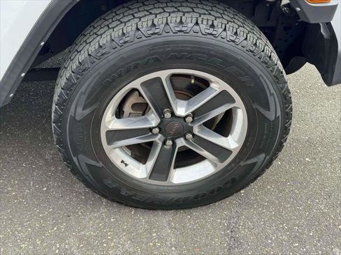 Used 2022 Jeep Wrangler Unlimited Sahara w/ LED Lighting Group image 9