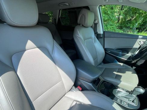 Used 2017 Hyundai Santa Fe AWD image 31