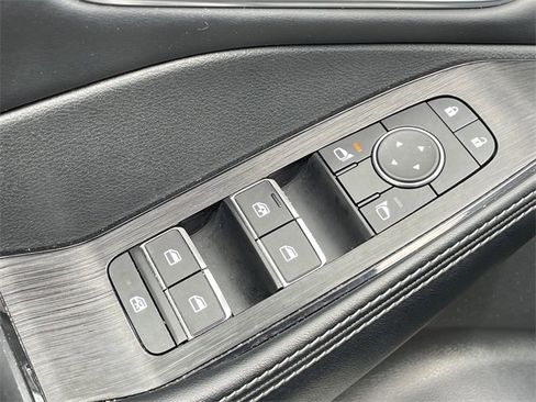 Used 2023 Nissan Rogue Platinum w/ Platinum Premium Package image 17