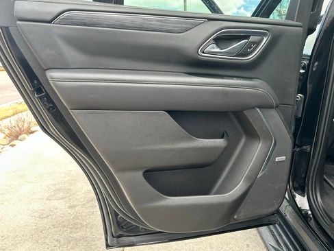 Used 2021 GMC Yukon SLT w/ Rear Media and Nav Package image 15