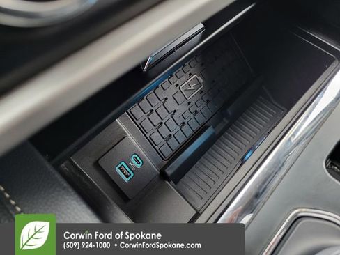 Used 2024 Ford Expedition XLT image 37