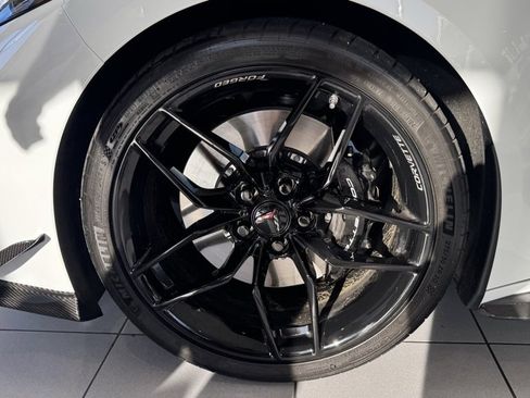 Used 2025 Chevrolet Corvette Z06 image 22