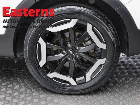 Used 2025 Kia Telluride S FWD image 8
