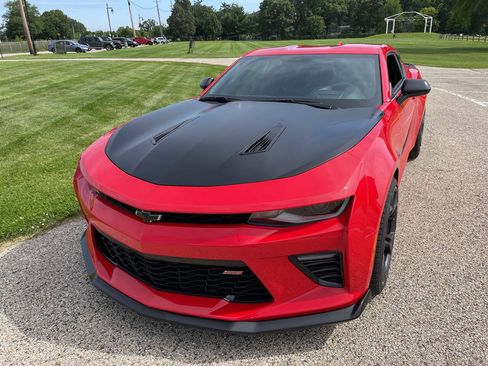 Used 2018 Chevrolet Camaro SS RWD image 61