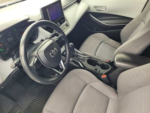 Used 2024 Toyota Corolla SE w/ SE Package FWD image 9